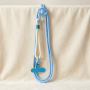 Cordon, Lanière - Collier Téléphone Cordon Long Tressé Bicolore Bleu Ciel/Beige avec Perle - 115cm, prix de gros.