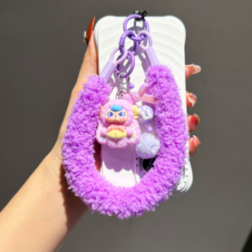Accessoire Téléphone - Lanière Téléphone Poignet Moelleuse Violet avec Porte-clés Poupée et Pompon, prix de gros.
